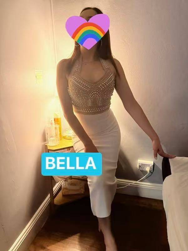 Bella — Sweet & Petite, Warm Oil Touch Asian Therapist
